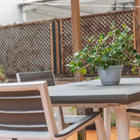 Large Garden Apartment Rome Bagian luar foto