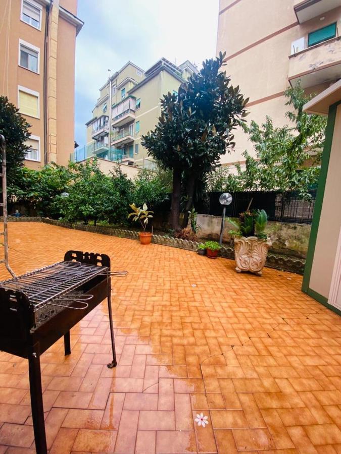Large Garden Apartment Rome Bagian luar foto