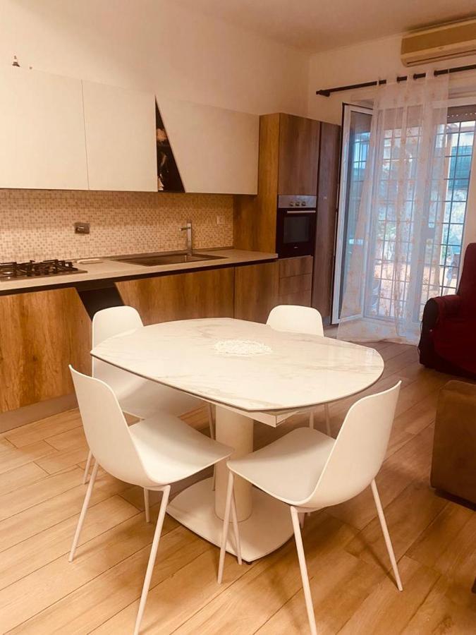 Large Garden Apartment Rome Bagian luar foto